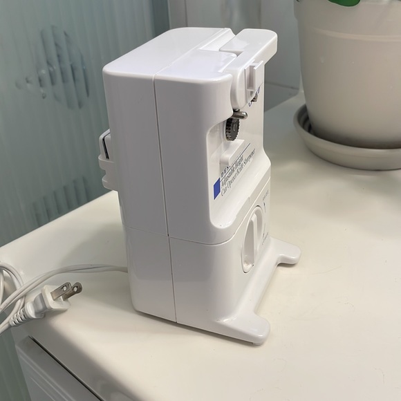 Oster Kitchen Oster Adjustable Height Can Opener Knife Sharpener